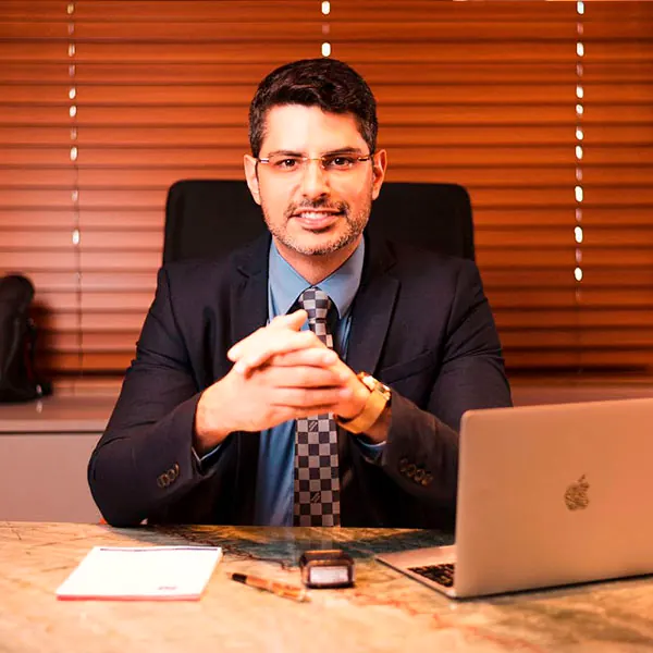 Dr. Gabriel Ximenes, médico ortopedista